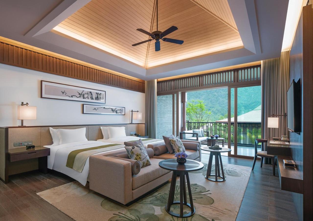 Dusit Devarana Hot Springs & Spa 広州 エクステリア 写真